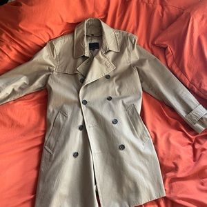 Banana repub trench/ rain coat size L